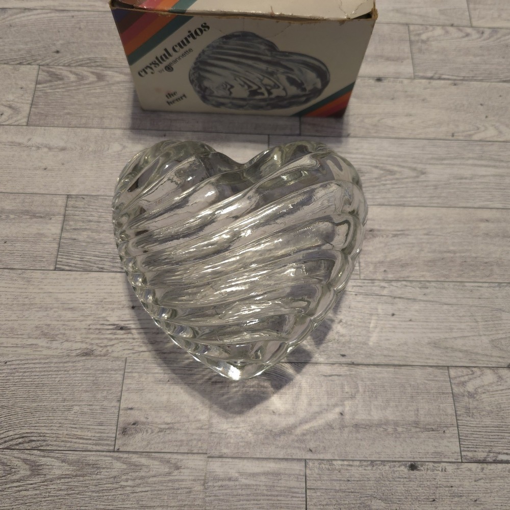 VINTAGE Jeannette Glass CRYSTAL CURIOS THE HEART Trinket Candy Dish Keepsakes - Picture 2 of 11